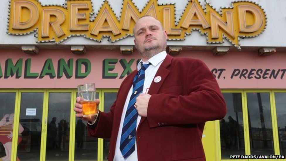 Al Murray's Pub Landlord on campaign trail in BBC News