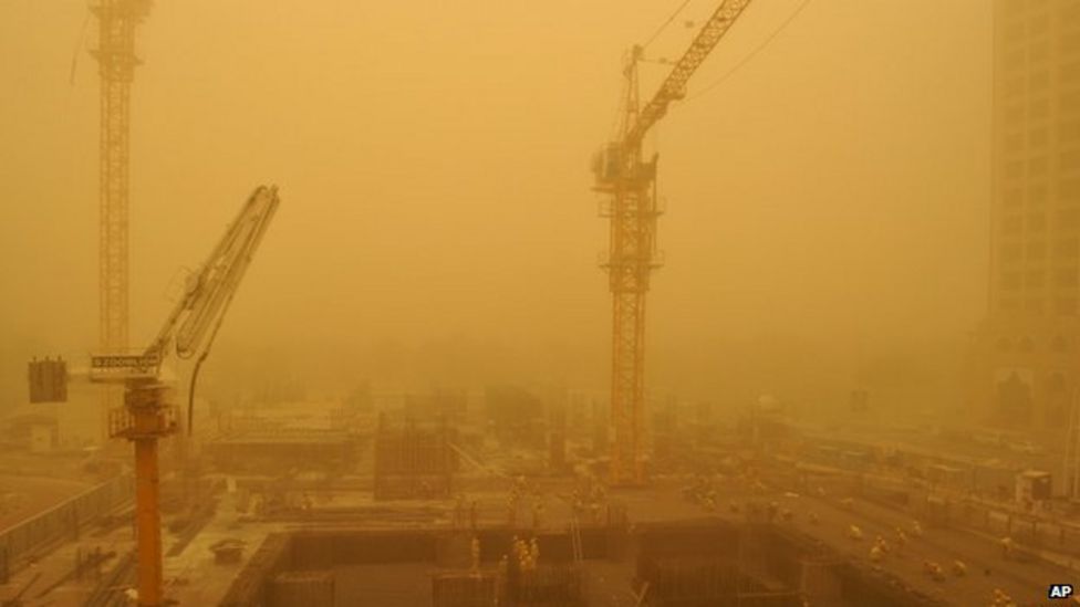 major-sandstorm-hits-uae-blotting-out-dubai-sky-bbc-news