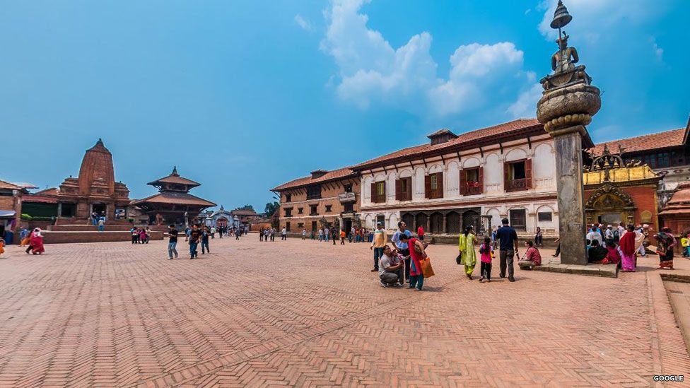 _82593218_bhaktapur_durbar_sq_before.jpg