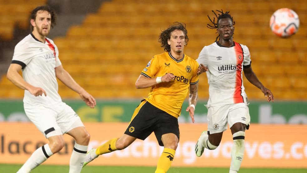 Wolves: Fabio Silva impresses against Luton as Wanderers bid to increase goal tally - BBC Sport