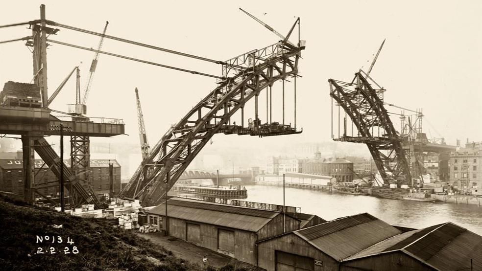 Tyne Bridge being constructed and viewed with gap in the middle