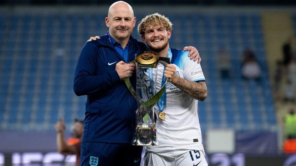 Lee Carsley and Harvey Elliott