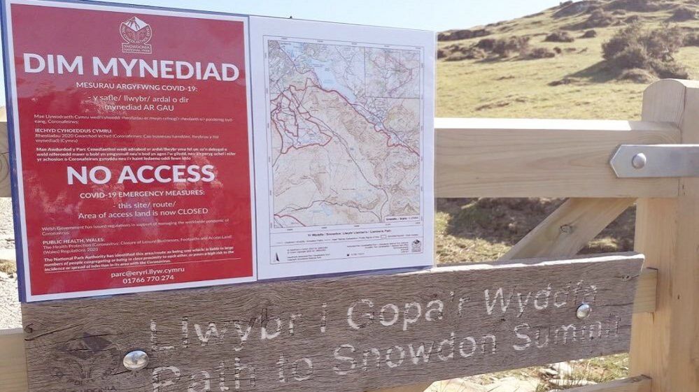 No access signs at Snowdonia National Park