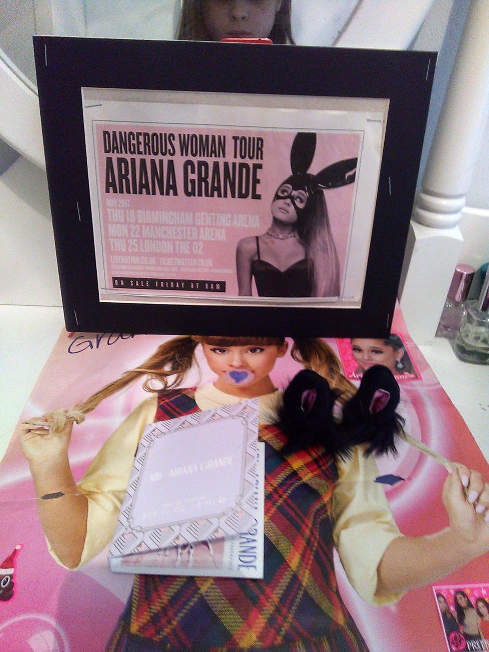 Saffie's Ariana Grande posters