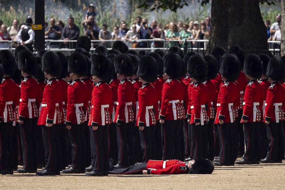 A member of the Household Division faints due to heat exhaustion, 17 June 2023