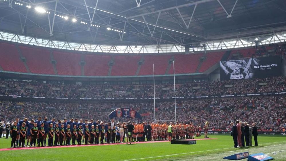 Minute's silence for Rob Burrow at Wembley