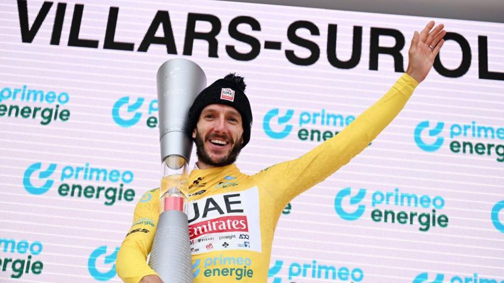 Adam Yates with the Tour de Suisse trophy