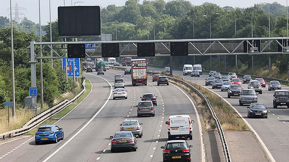 Driver pulls over after seeing Adele's 'Fire' on dashboard - BBC Newsbeat