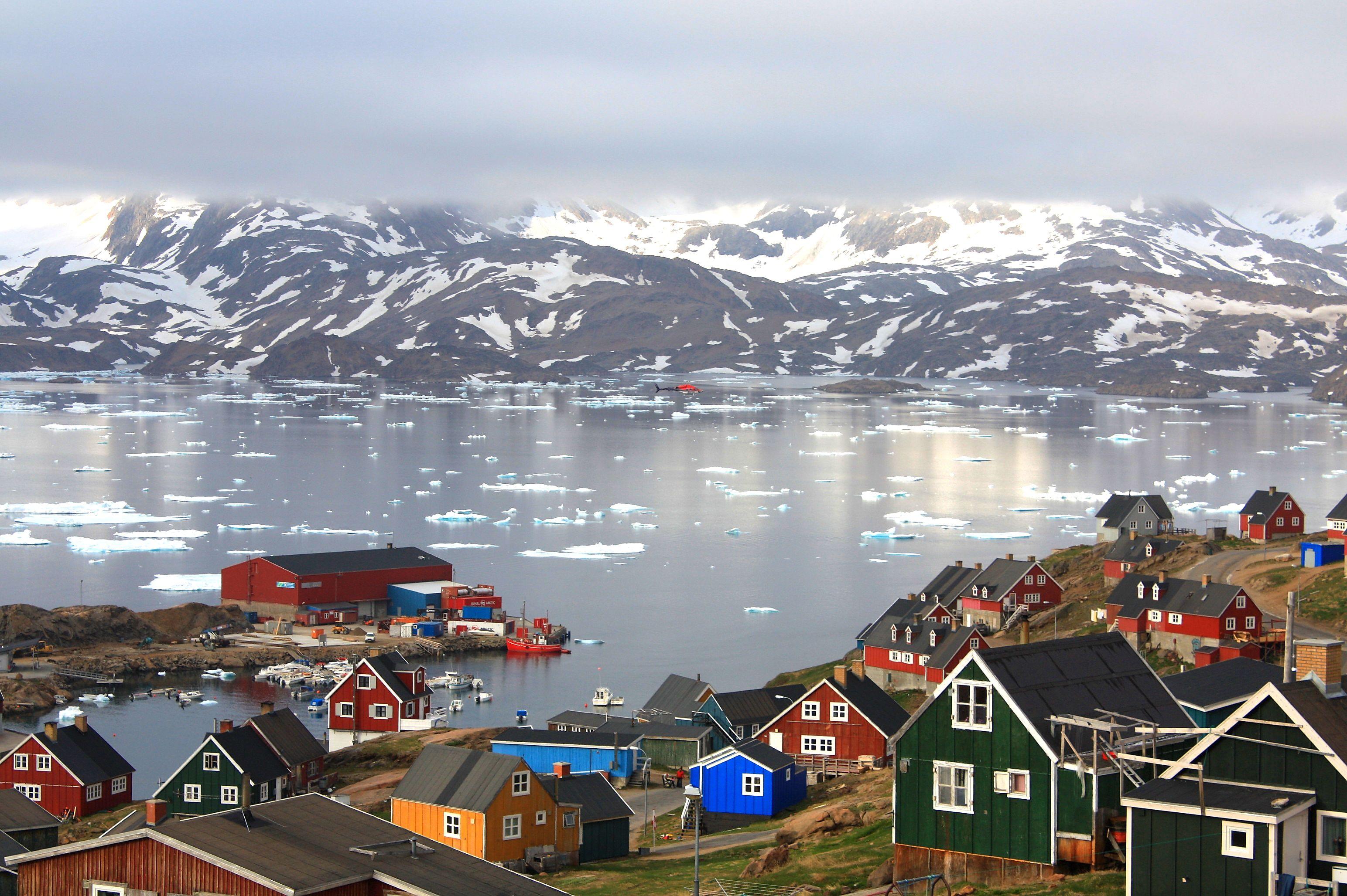 Pemandangan di Tasiilaq, Greenland Timur.