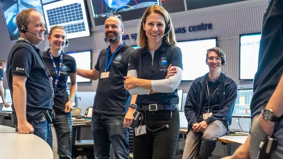 تم إدارة الأيام الأخيرة للقمر الصناعي "أيولس" من مركز عمليات وكالة الفضاء الأوروبية في ألمانيا