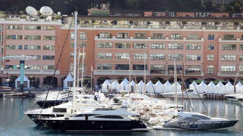 Barcos atracados em Mônaco