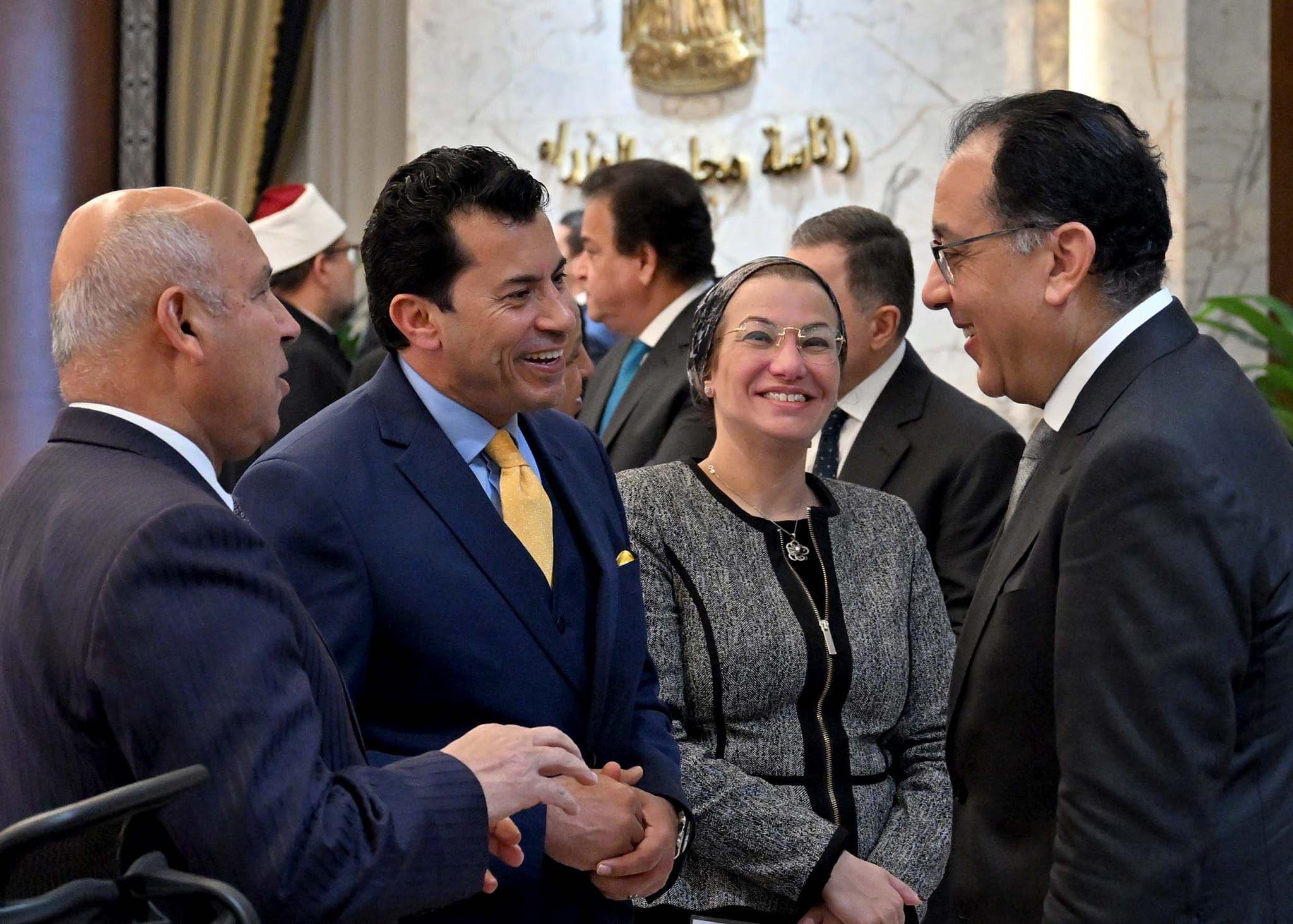 مصطفى مدبولي مع وزراء حكومته 