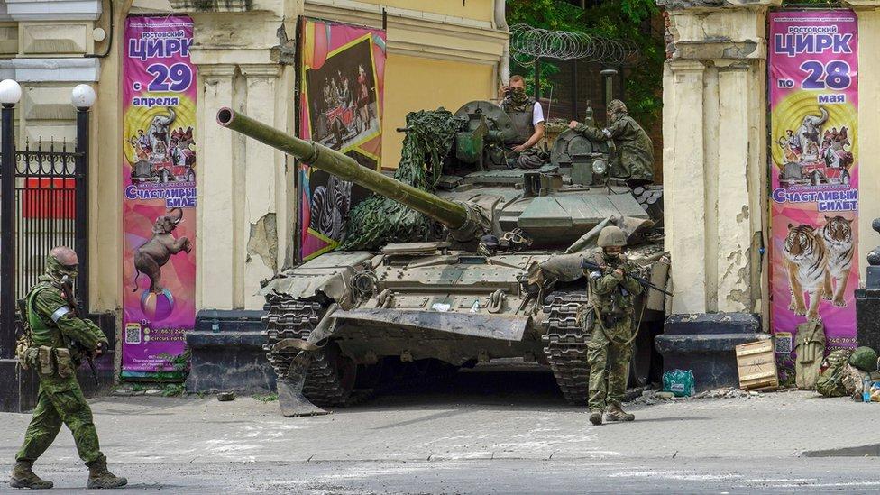 Un tanque de los mercenarios
