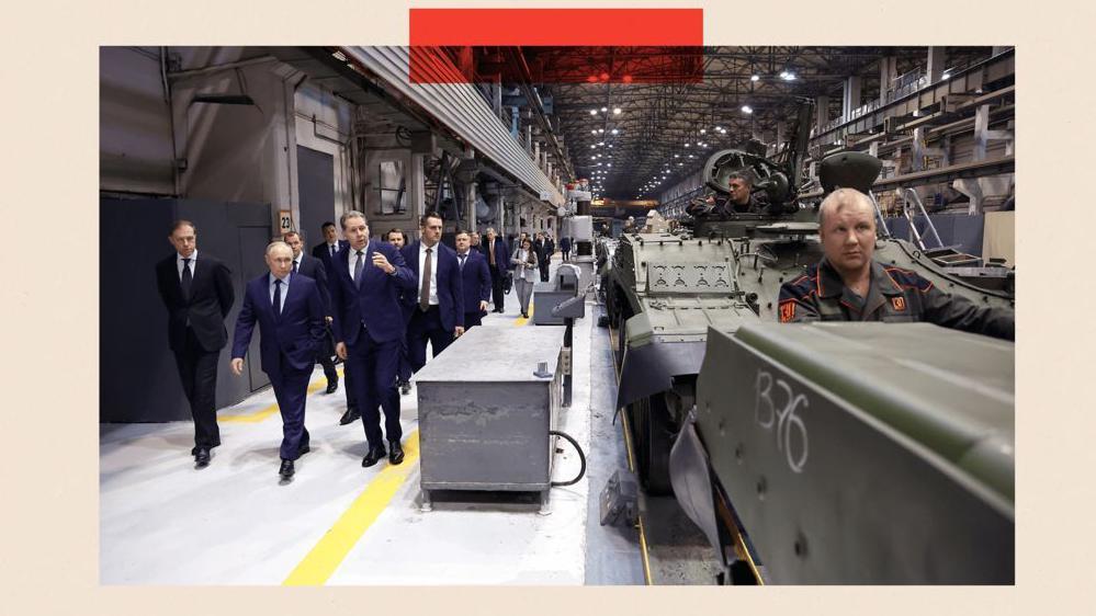 فلاديمير بوتين يزور مصنع دبابات في جبال الأورال