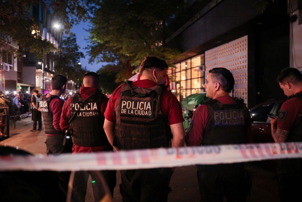 Policías custodian el hotel CasaSur