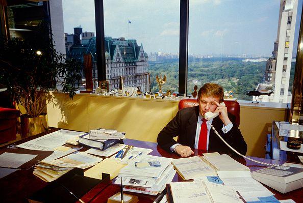 Trump em seu escritório na Trump Tower em 1987