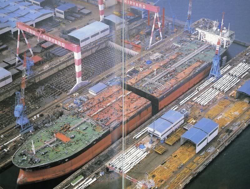 El Seawise Giant en un astillero siendo ampliado