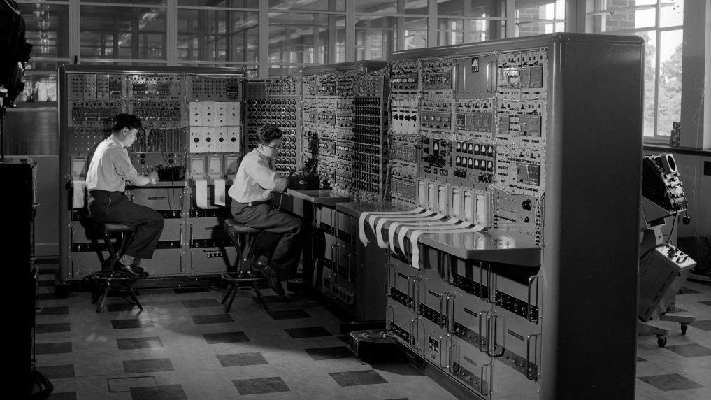 Computadoras en Inglaterra en 1950.