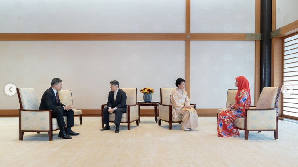 العائلة المالكة اليابانية تستضيف زيارة مع العائلة المالكة من بروناي