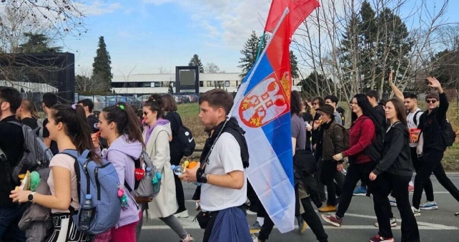 Studenti iz Zrenjanina šetali su skoro 100 kilometara do Vršca