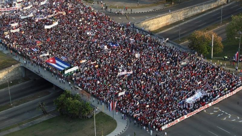 الاحتفال في العاصمة الكوبية هافانا بعيد العمال تقليد راسخ منذ انتصار الثورة عام 1959