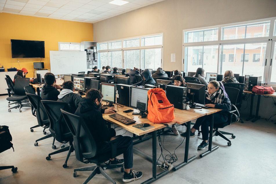 Sala de informática do María de Guadalupe