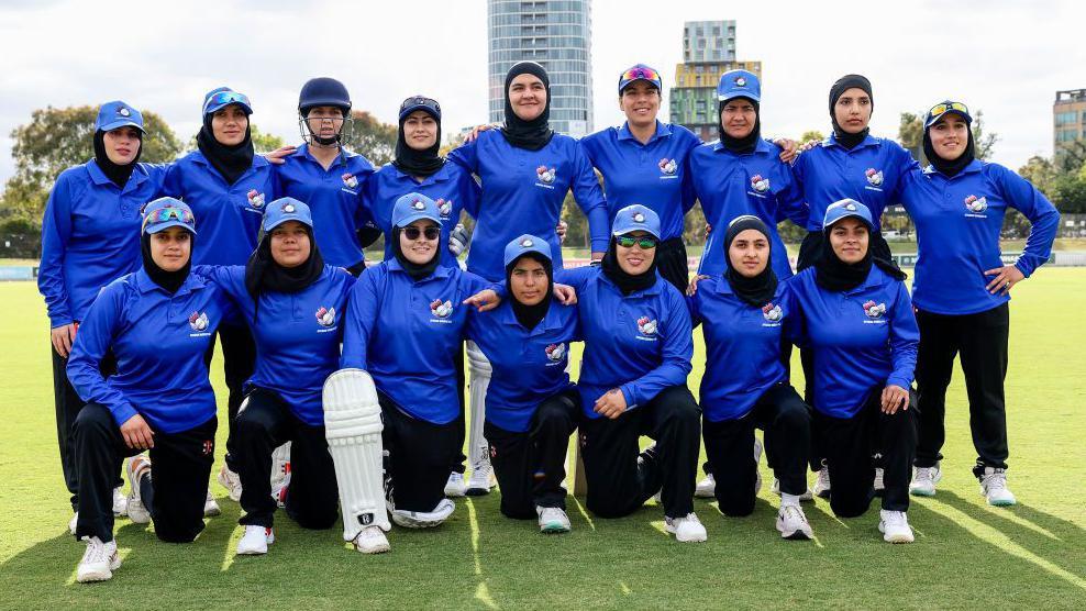 Equipo de cricket de mujeres afganas en Australia.