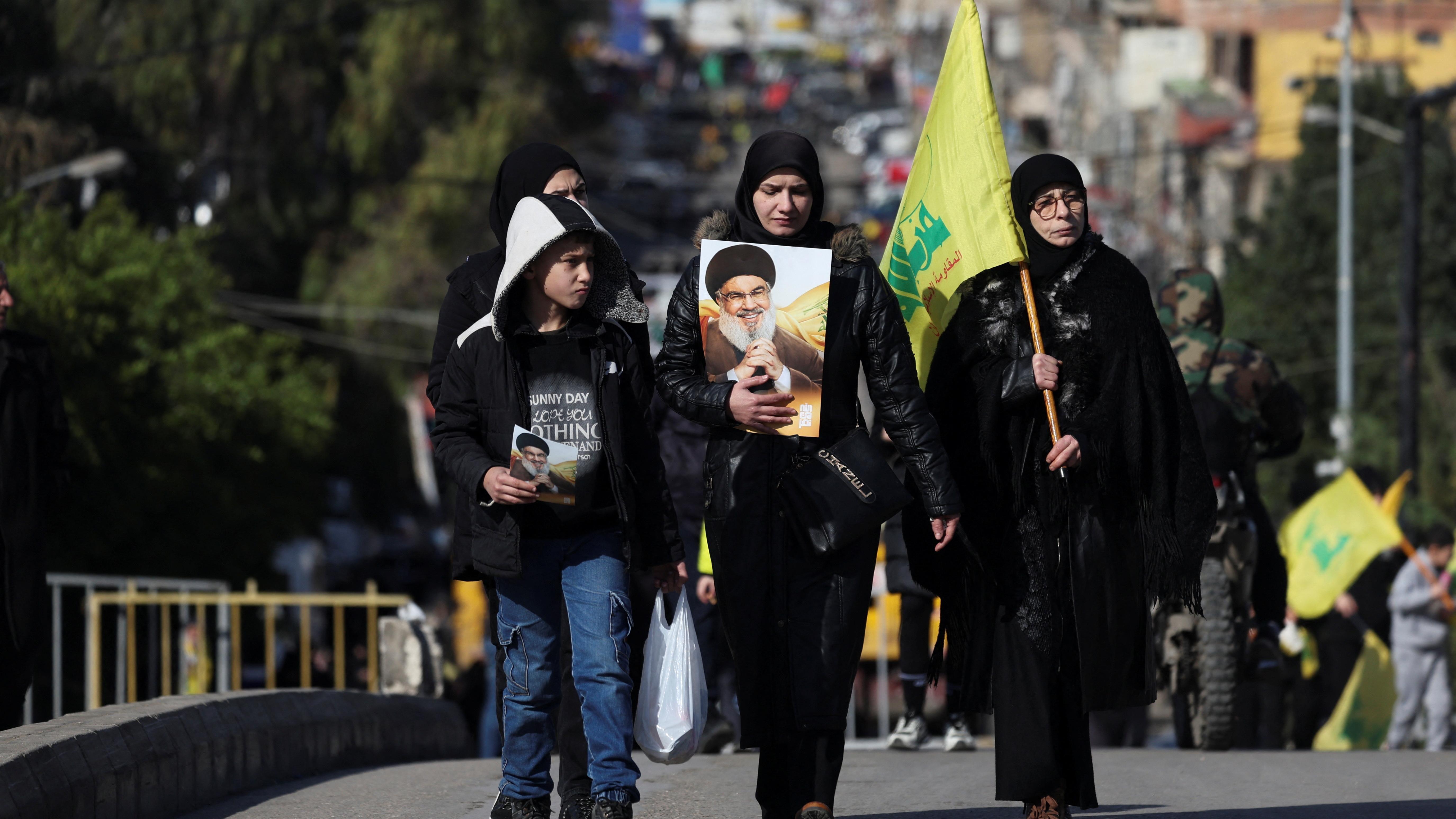 مشاركون في تشييع نصرالله في بيروت