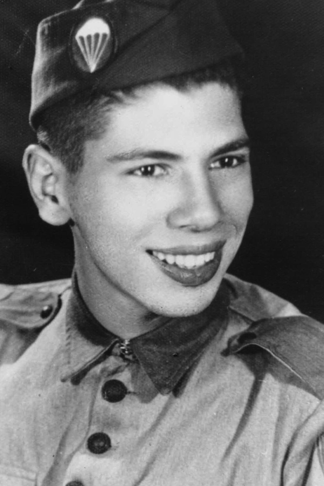 Silvio Santos na Escola de Paraquedismo da Aeronutica, em 1948