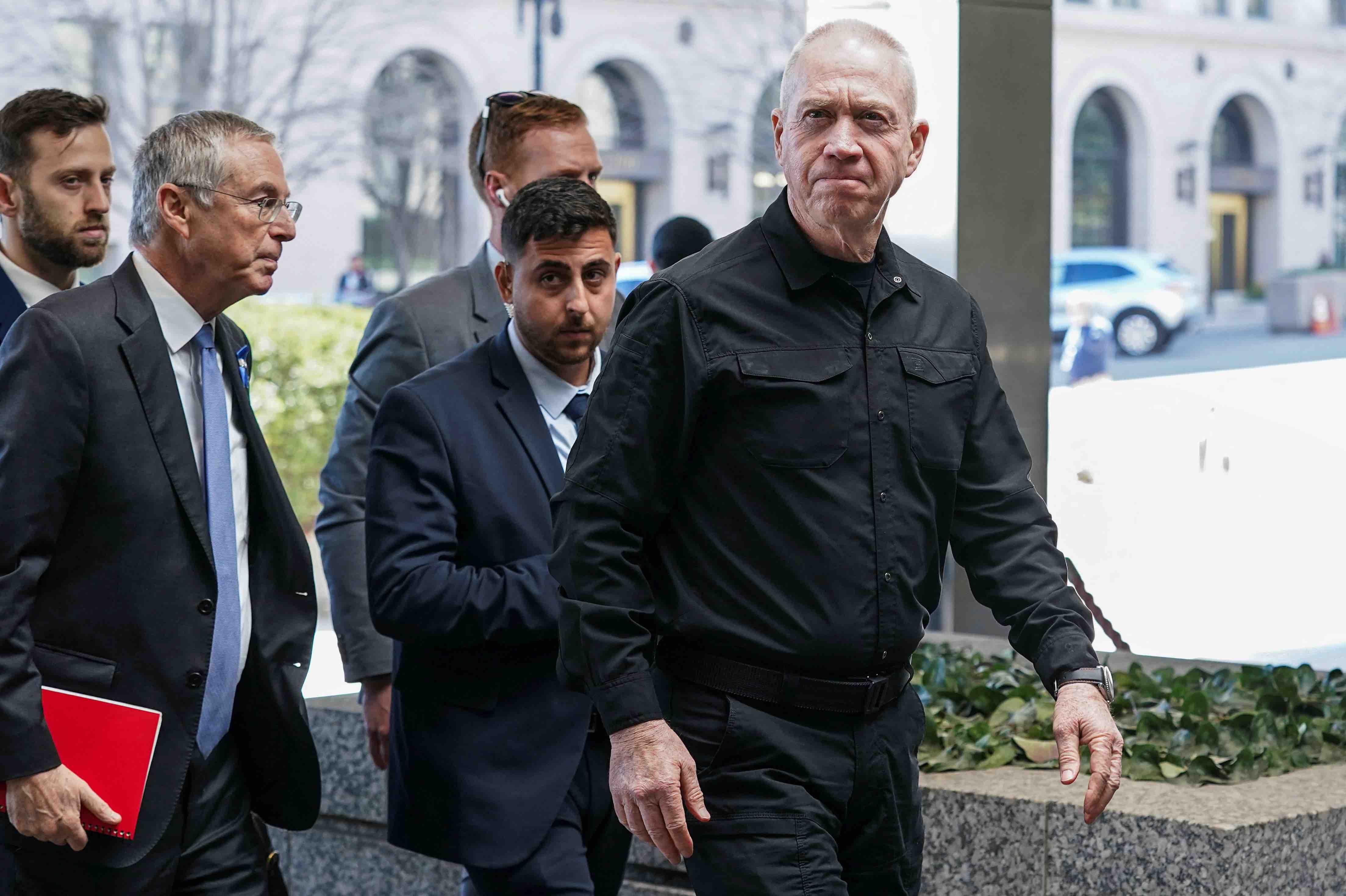 Menteri Pertahanan Israel, Yoav Gallant (kanan) berkunjung ke Washington DC untuk menemui Menlu AS, Antony Blinken.ch 2024