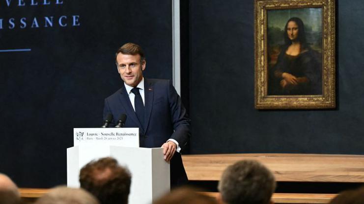 Macron en el Louvre