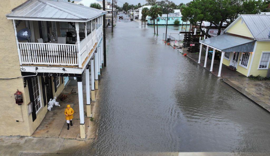 Hurricane Debby makes landfall on Florida coast