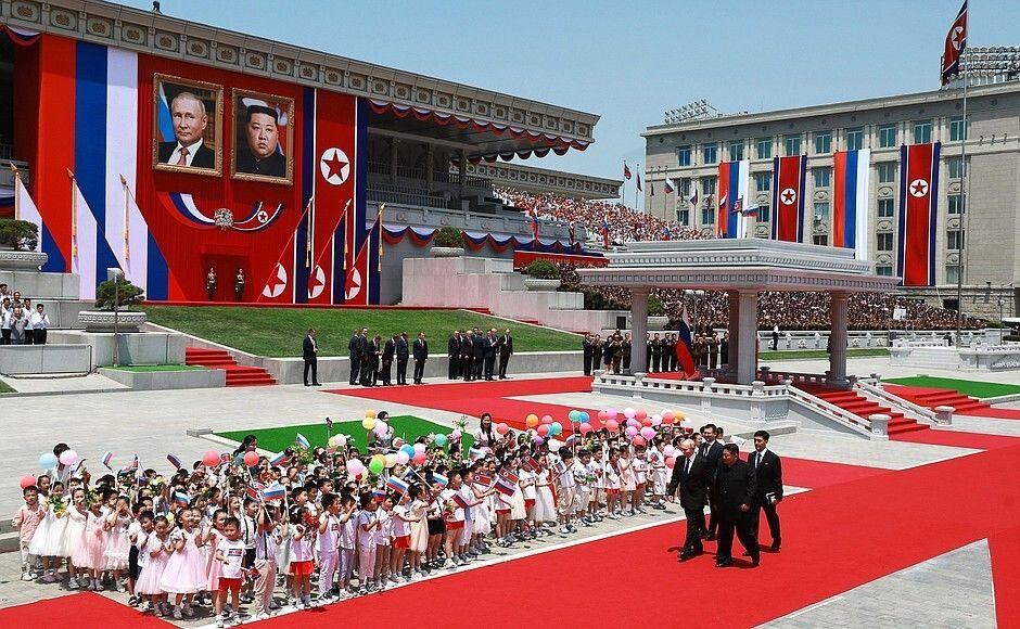 Kim Yong Un y Vladimir Putin en la visita que el mandatario ruso realizó a Corea del Norte