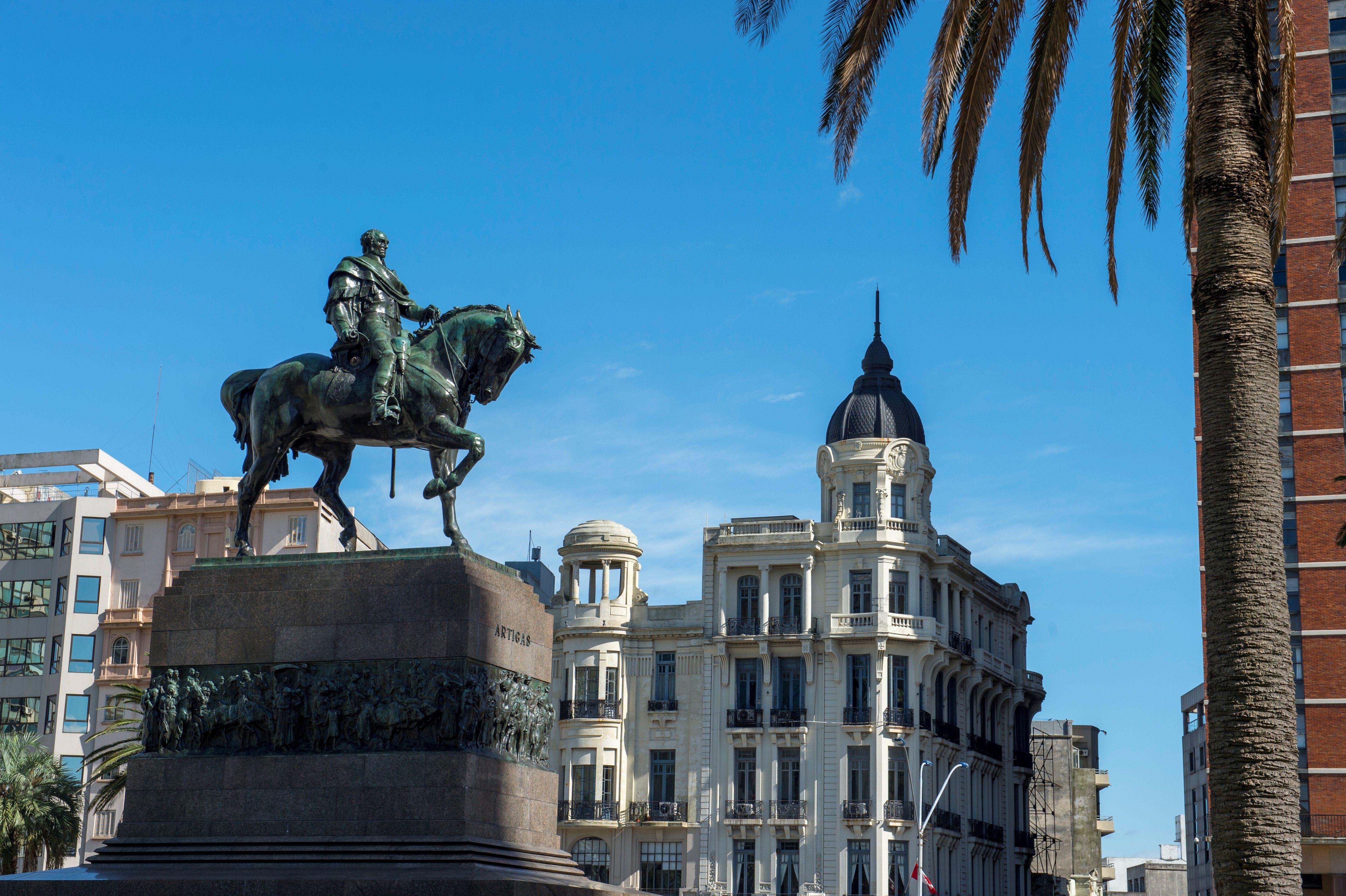 Statue of Artigas in Montevideo