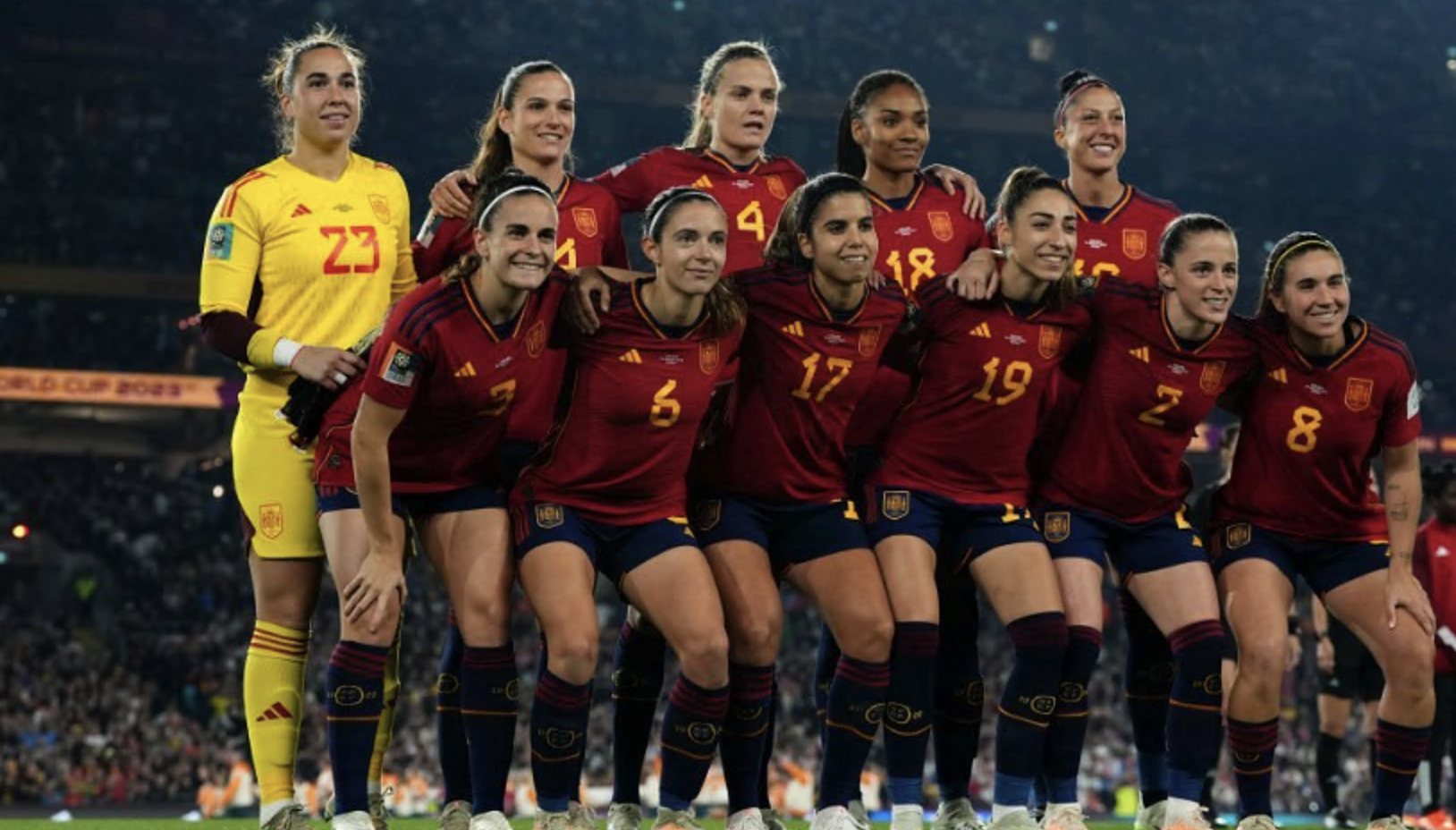لماذا تشعر حارسة مرمى الفريق الاسباني لكرة قدم السيدات بخيبة أمل؟ 6 منتخب اسبانيا لكرة القدم للسيدات
