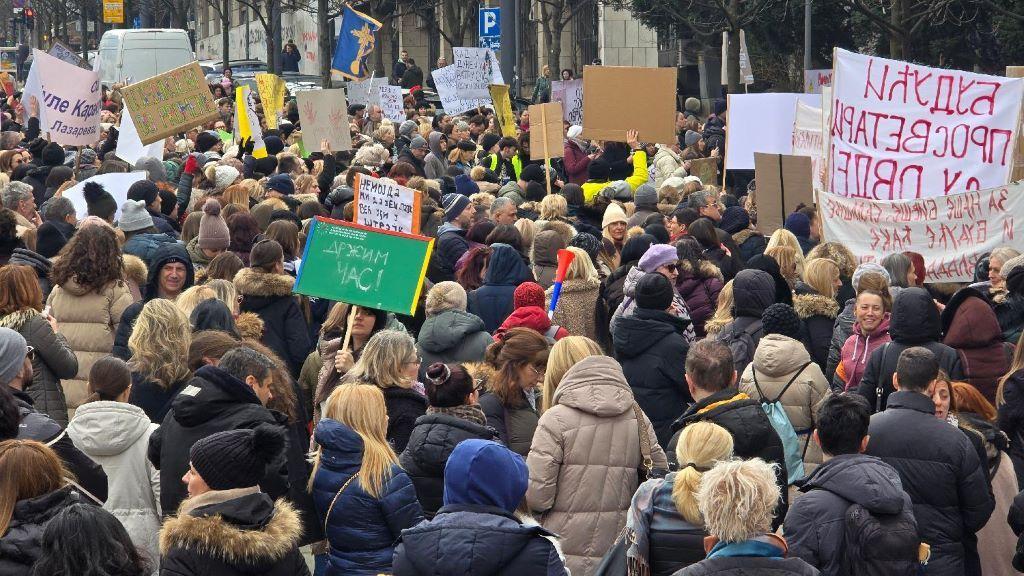 Protest prosvetnih radnika ispred Ministarstva prosvete