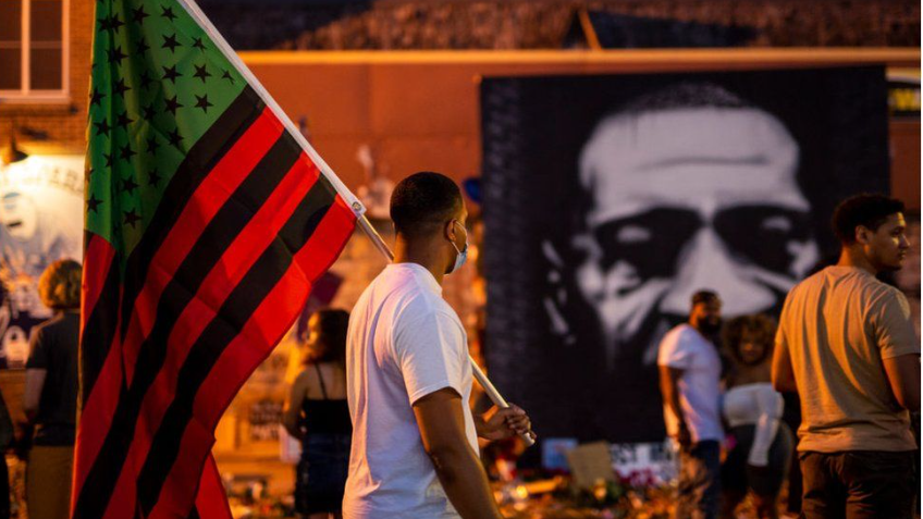 في تأبين جورج فلويد