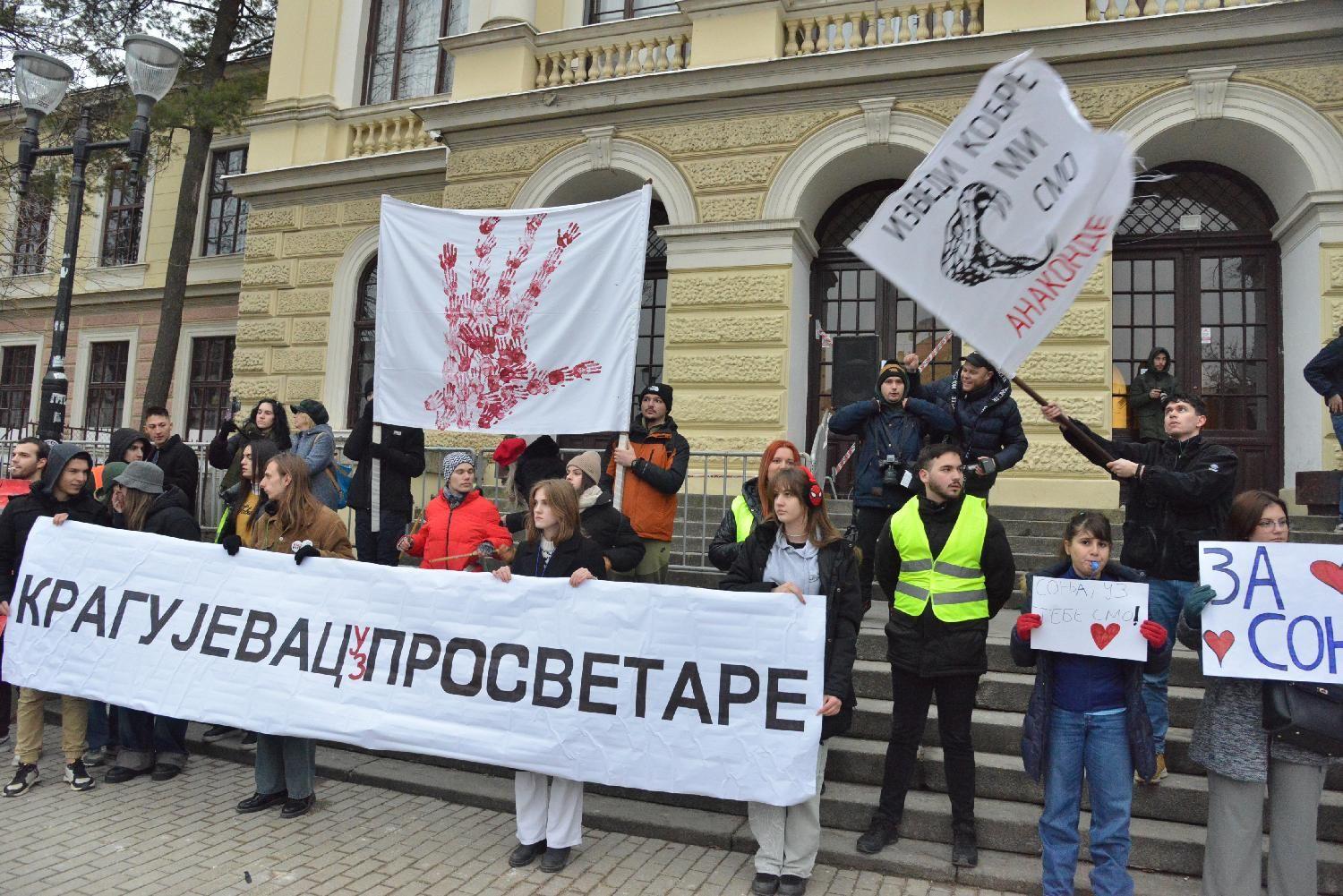 studenti i prosvetari, protest u kragujevcu