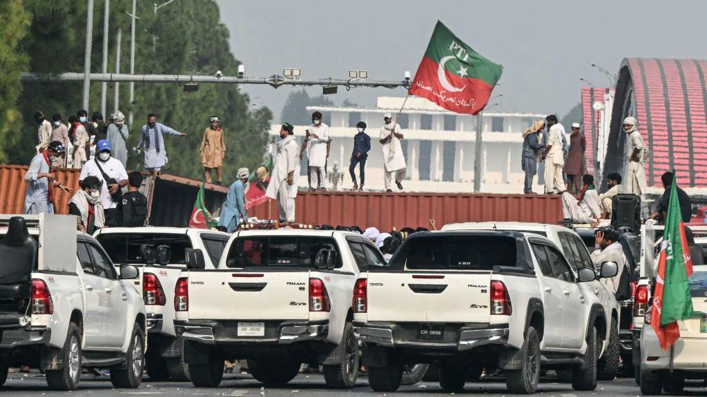 پاکستان تحریکِ انصاف نے 15 اکتوبر کو اسلام آباد میں ڈی چوک کے مقام پر احتجاج کا اعلان کیا ہے