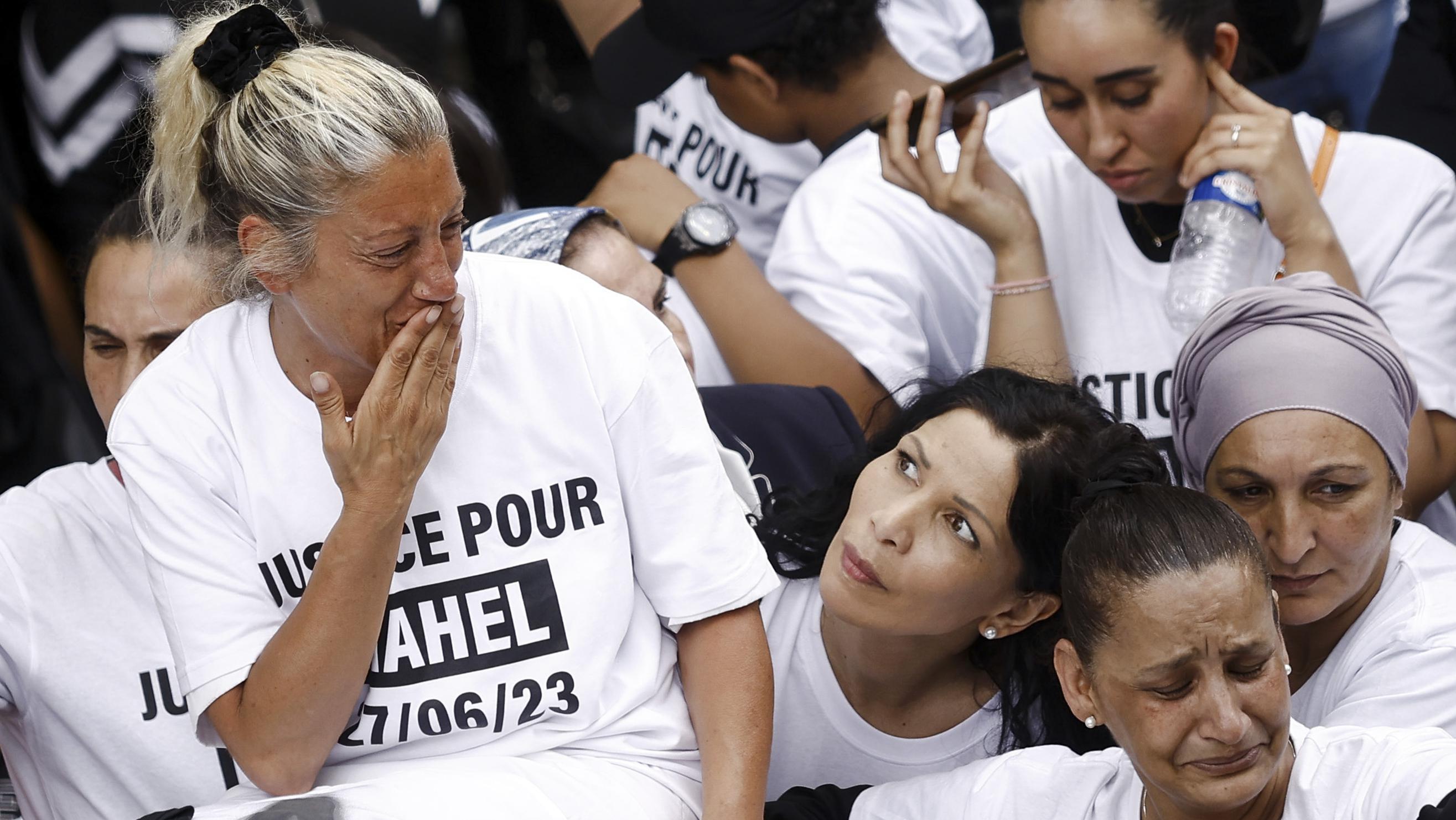 Mounia M, la madre de Nahel durante la marcha para exigir justicia