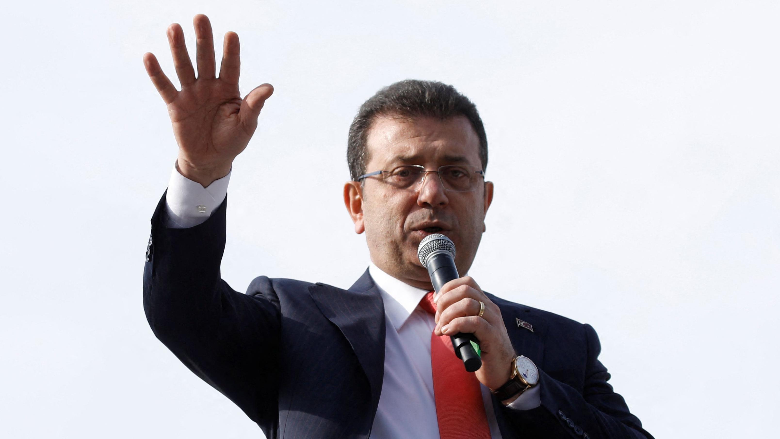 Gradonačelnik Istanbula Ekrem Imamoglu tokom obraćanja