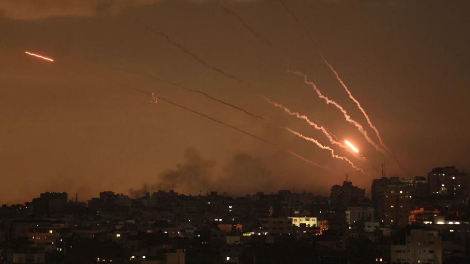 إطلاق صواريخ من قطاع غزة على إسرائيل (أرشيفية).