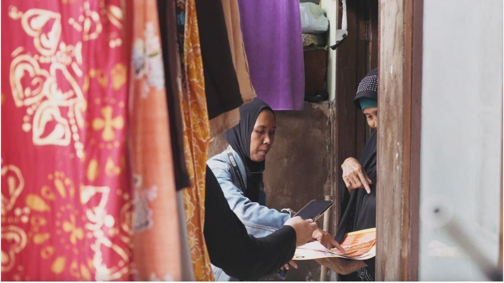 راهايو تسلم روزنامات وملصقات للناخبين المحتملين