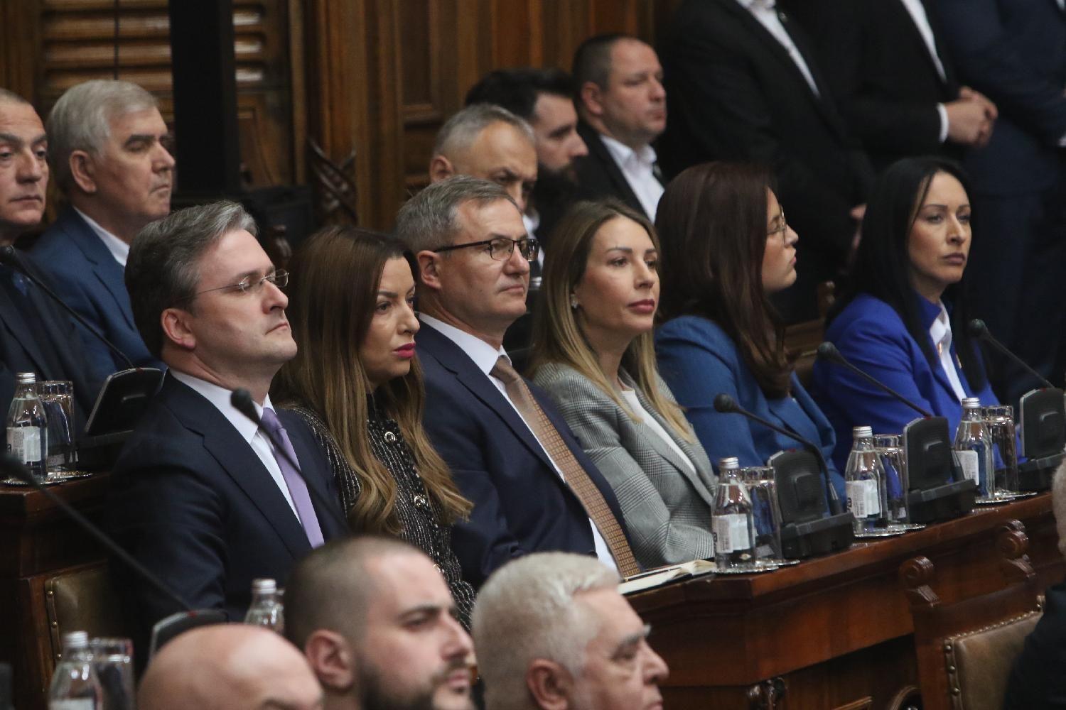 Šok u Skupštini Srbije: Podrška studentima iz klupa vladajuće koalicije 6 ministri, vlada srbije, Kandidati za ministre (s leva na desno): Nikola Selaković, Adrijana Mesarović, Dušan Glamočić, Dubravka Handanović Đedović, Sara Pavkov i Jelena Žarić Kovačević