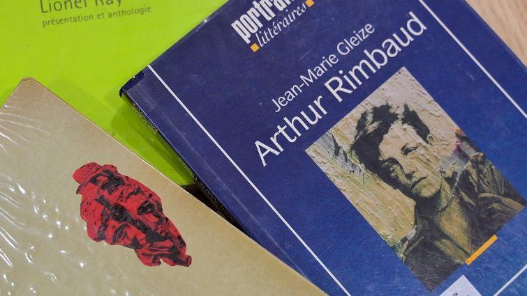 Buku mengenai kehidupan penyair asal Prancis, Arthur Rimbaud.