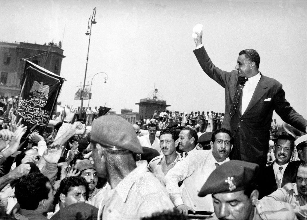 Nasser tras nacionalizar el Canal de Suez en Egipto