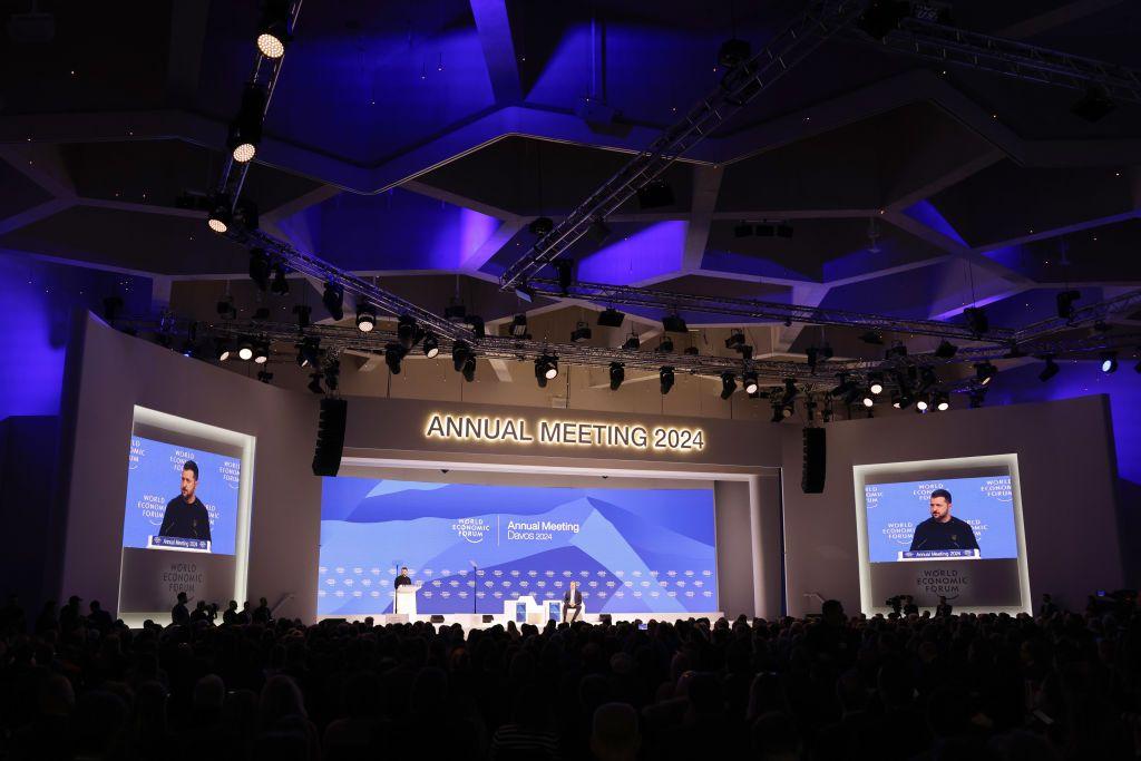 فولوديمير زيلينسكي ، رئيس أوكرانيا ، يلقي خطاباً خاصاً في يوم افتتاح المنتدى الاقتصادي العالمي في دافوس، سويسرا، يوم الثلاثاء 16 يناير 2024.