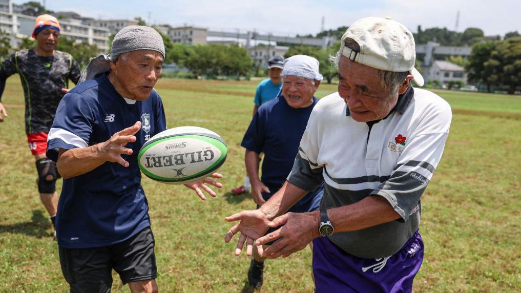 والي 10 في المئة من سكان اليابان تبلغ أعمارهم 80 عاما أو أكثر