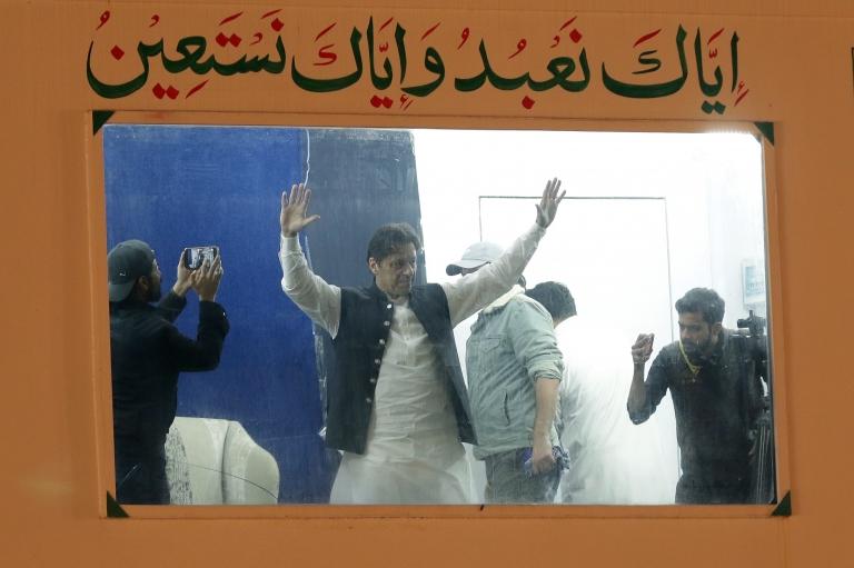 عمران خان، بلٹ پروف