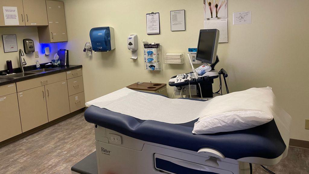 Judge strikes down North Dakotas near-total abortion ban